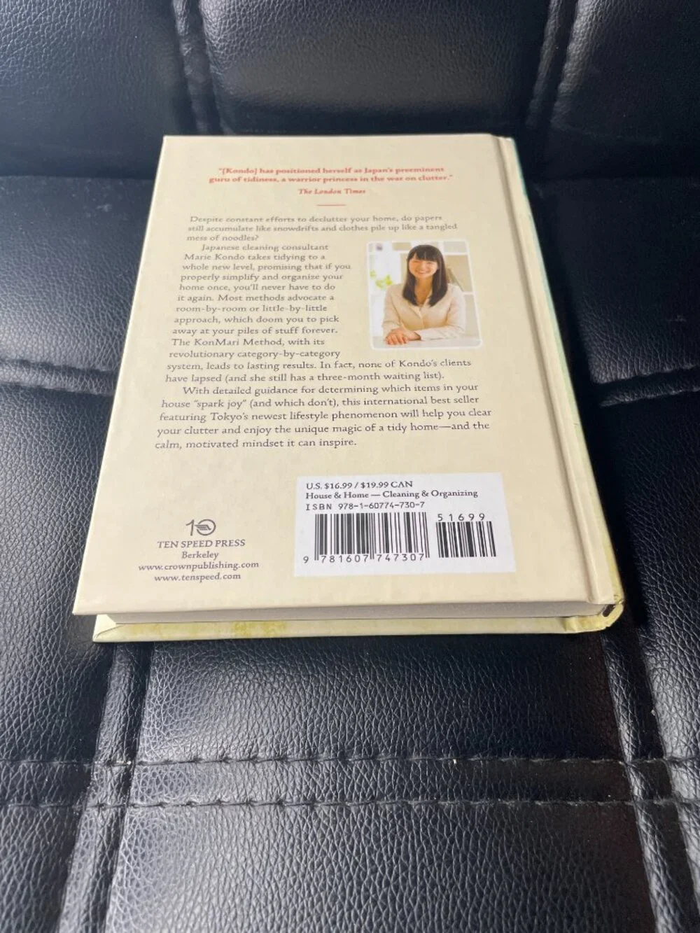 The Life-Changing Magic of Tidying Up: The Japanese Art of Decluttering Book